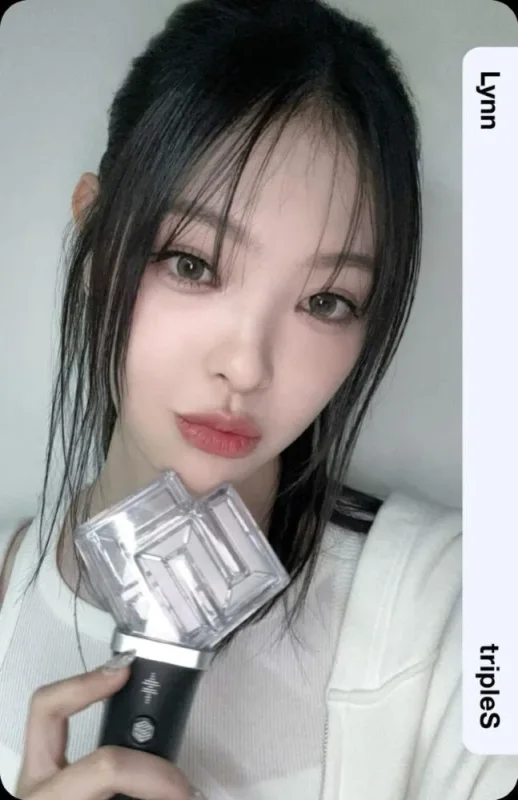 Lynn — OFFICIAL LIGHT STICK