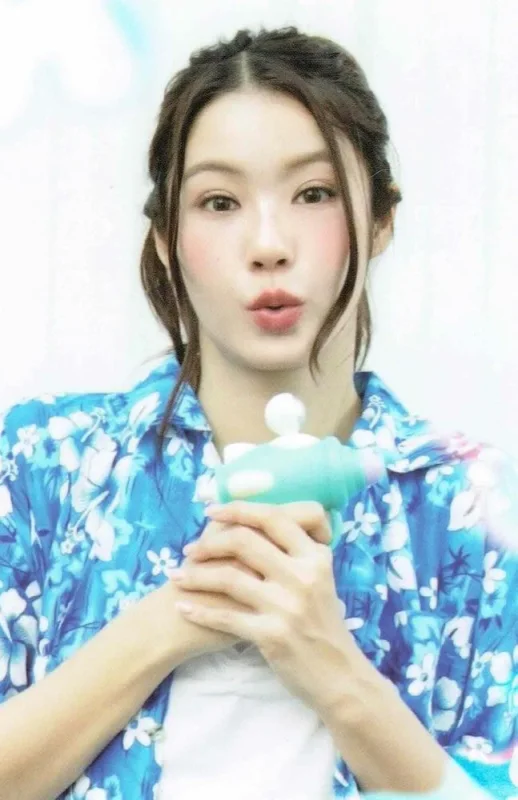 Namtan Tipnaree — GIRLS COLLECTIBLE RANDOM CARD | SONGKRAN COLLECTION