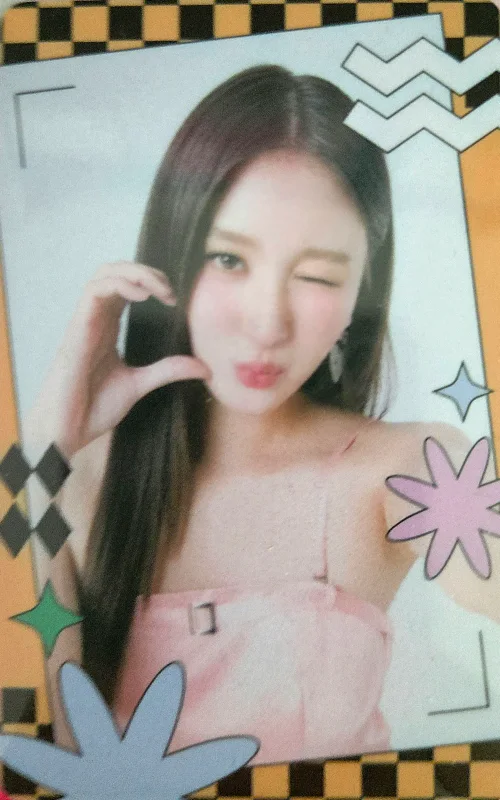View Benyapa — MESMERIZING SERIES | VIEWMIM EXCLUSIVE PHOTOCARD SET