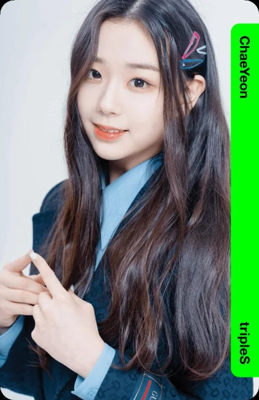 ChaeYeon — Binary01 First Class Objekt