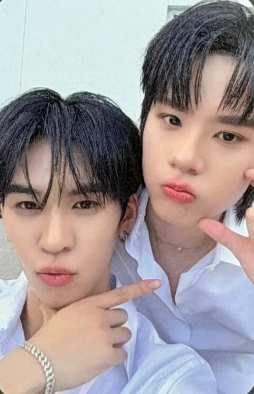 AuAu, Save Worapong — DMD LINEUP 2026 | FRIEND BENEFIT RANDOM SELFIE PHOTOCARDS