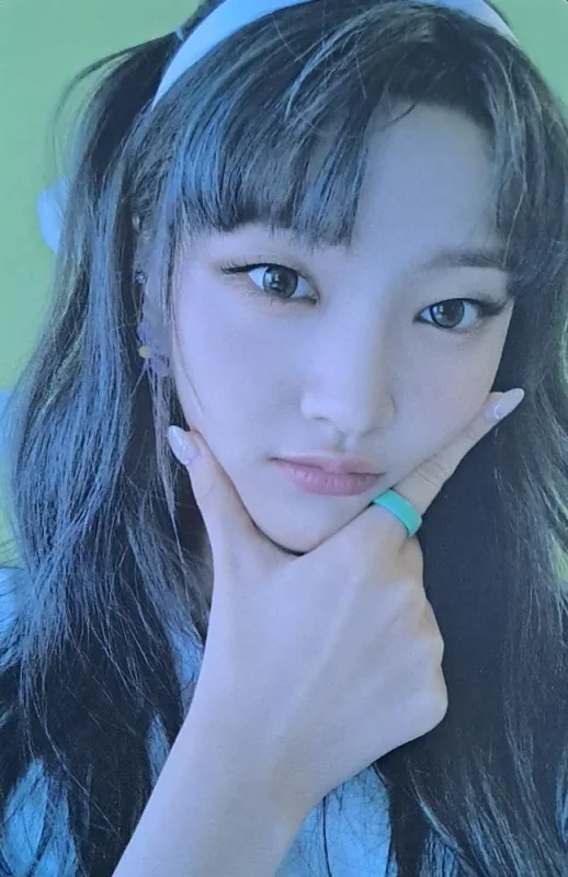 Soeun — 2022 SEASON'S GREETINGS (WUW : Wake Up Weeekly)