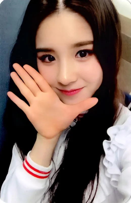 HeeJin — Love & Live, Broadcast