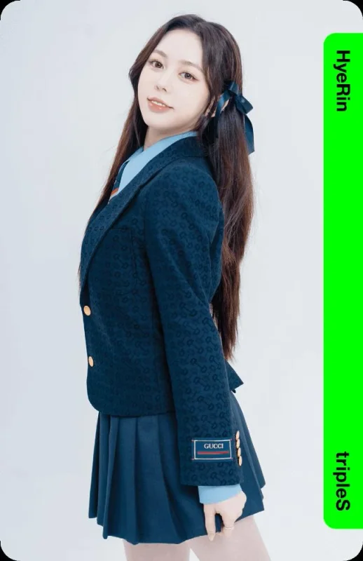 HyeRin — Binary01 First Class Objekt