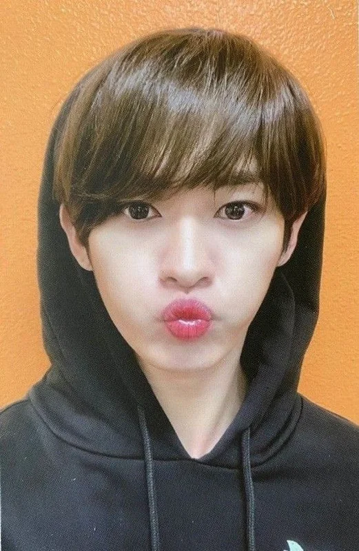 Lee Know — Go Live