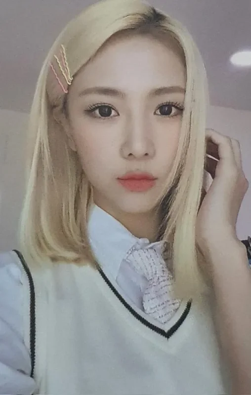 Yoohyeon — Dreamcatcher Mind - Photobook