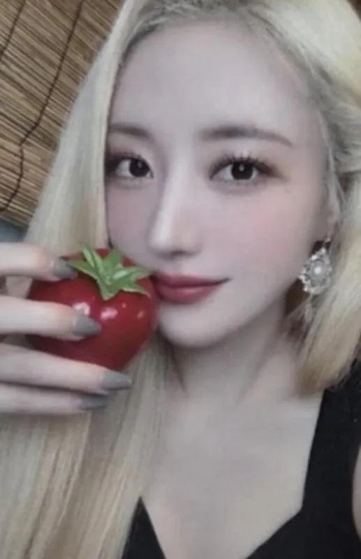 SuA — THE NIGHT BLOOM - 2026 Season's Greetings, Official Store
