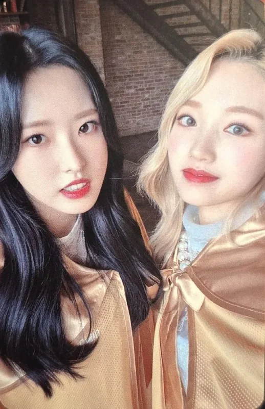 Go Won, Hyeju — Lightstick, Orbit 2.0 Benefit