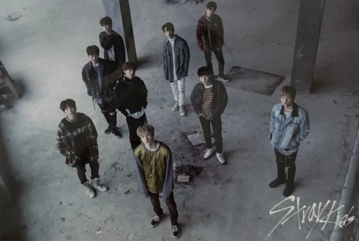 Bang Chan, Changbin, Felix, Han, Hyunjin, I.N, Kim Woo Jin, Lee Know, Seungmin — Mixtape, First Press