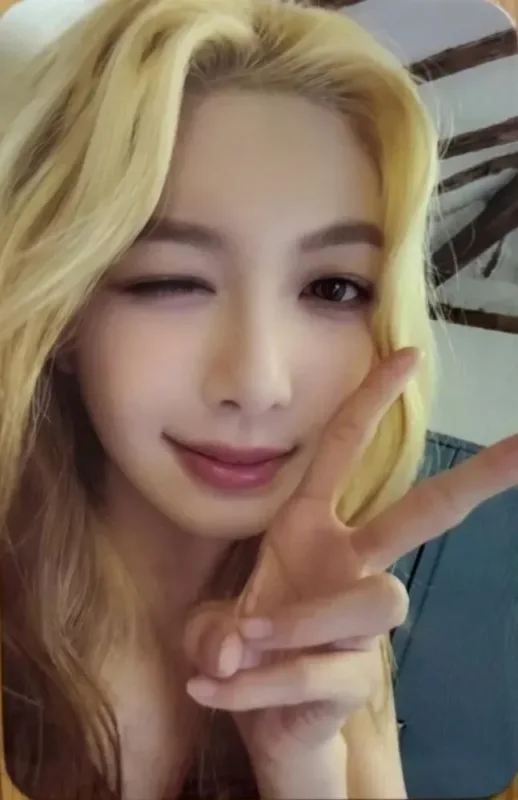 Dami — 2025 Season's Greetings, Apple Music