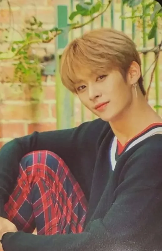 Lee Know — Stay in London