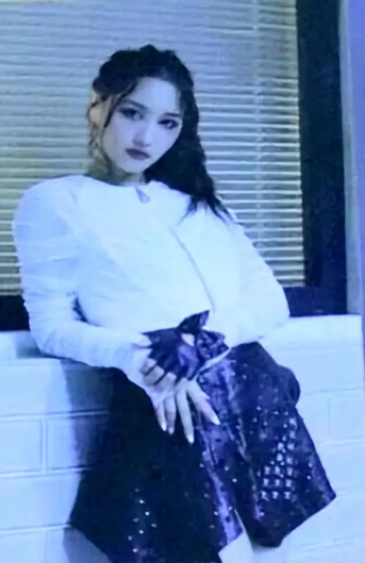 Siyeon — Alone In The City, Offline