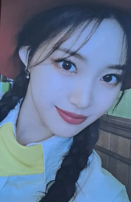 Hyewon — 2022 SEASON'S GREETINGS (WUW : Wake Up Weeekly)