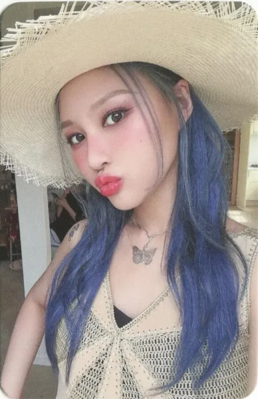 Siyeon — DREAMQUEST - Photobook, Apple Music