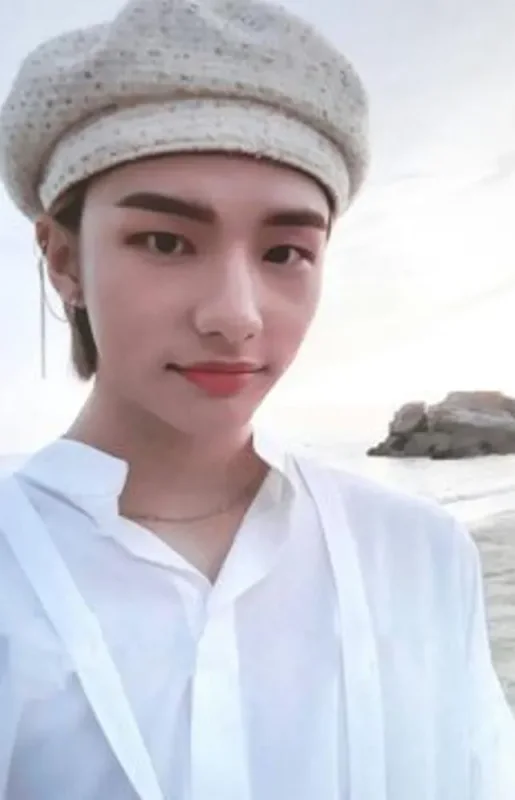 Hyunjin — Go Live, Hottracks