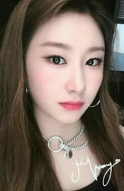 Chaeryeong — 1st Mini Album "IT'z Icy"