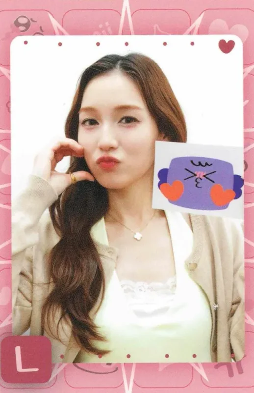 Love Pattranite — GIRLS COLLECTIBLE RANDOM CARDS | MOOD QUEST COLLECTION