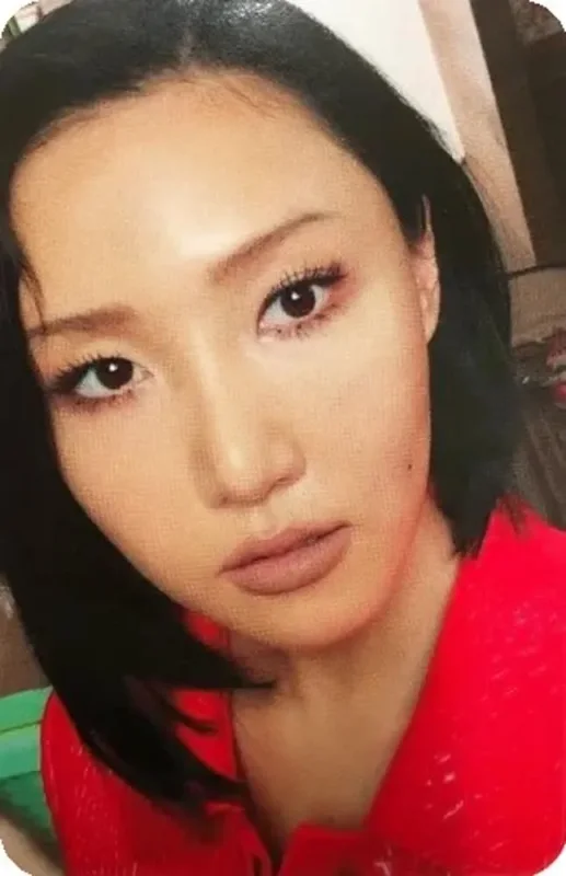 Hwasa — Reality in Black, Broadcast