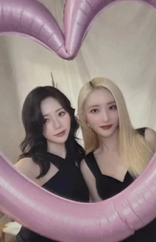 JiU, SuA — THE NIGHT BLOOM - 2026 Season's Greetings, SoundWave
