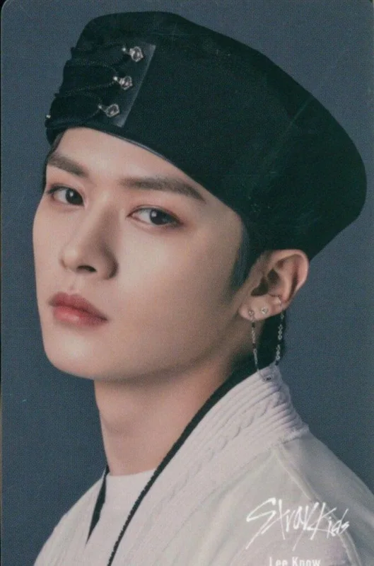 Lee Know — TOP, Sony