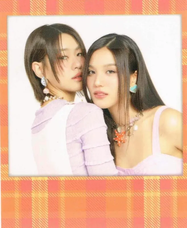 Bonnie Pattraphus, Emi Thasorn — BLUSH BLOSSOM FAN FEST | MINI PHOTOSET