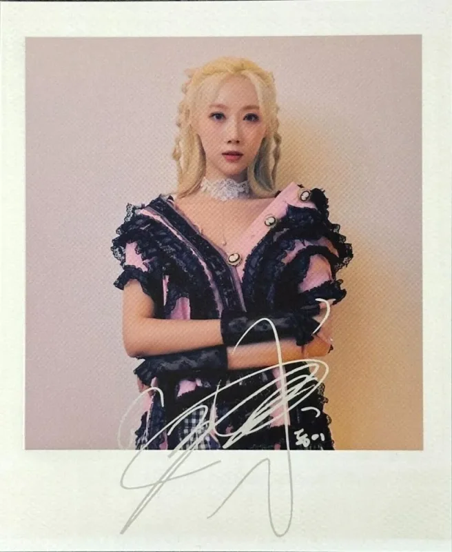 Handong — Mysterious Mansion - Photobook