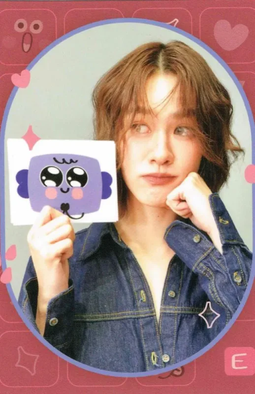 Emi Thasorn — GIRLS COLLECTIBLE RANDOM CARDS | MOOD QUEST COLLECTION