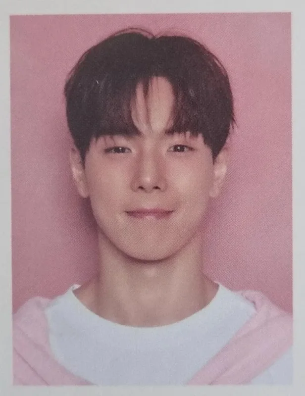 Shownu — LOVE FORMULA MONBEBE - 2026 Season's Greetings