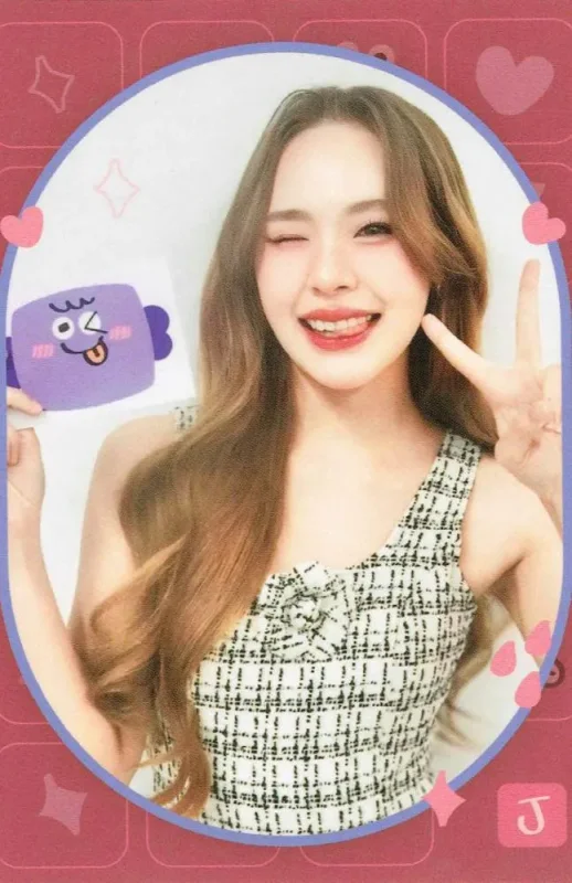 June Wanwimol — GIRLS COLLECTIBLE RANDOM CARDS | MOOD QUEST COLLECTION