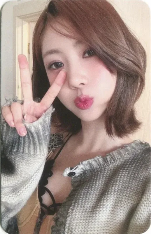 Yoohyeon — DREAMQUEST - Photobook, Apple Music