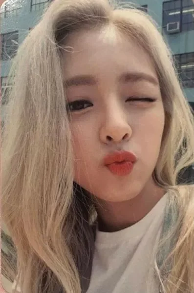Yuna — 1st Mini Album "IT'z Icy"