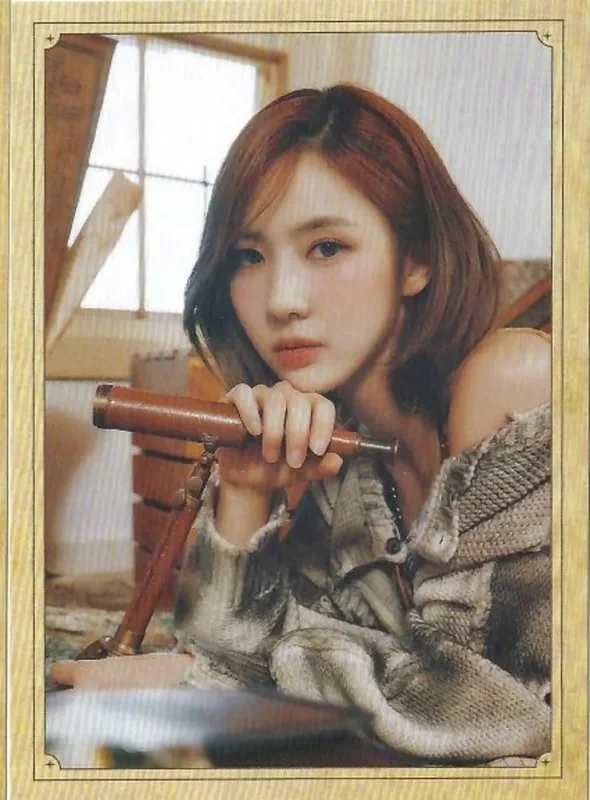 Yoohyeon — DREAMQUEST - Photobook