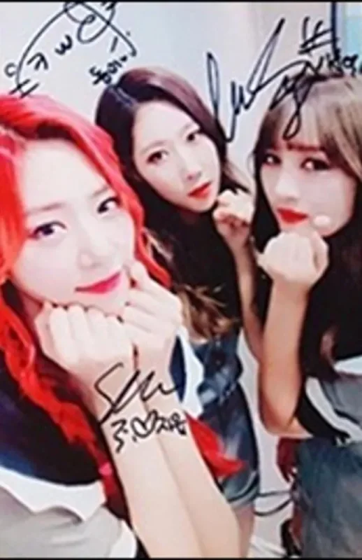 Handong, JiU, Siyeon — Fly High Tour