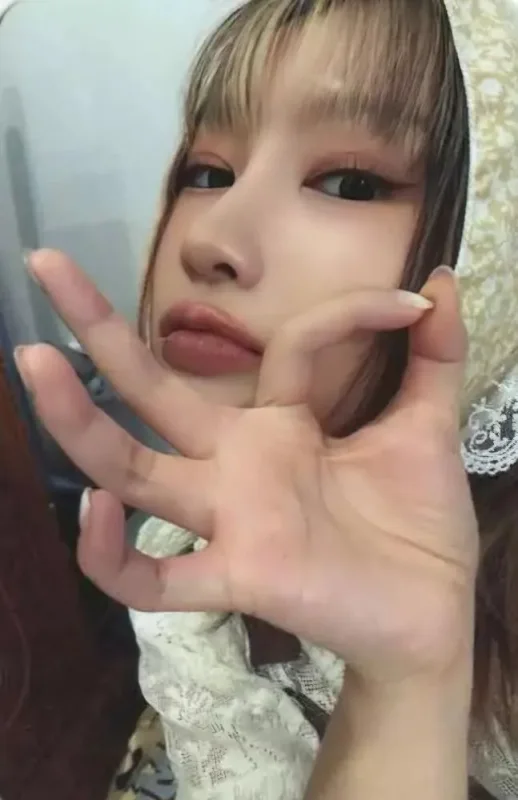Siyeon — 2025 Season's Greetings, Ktown4u