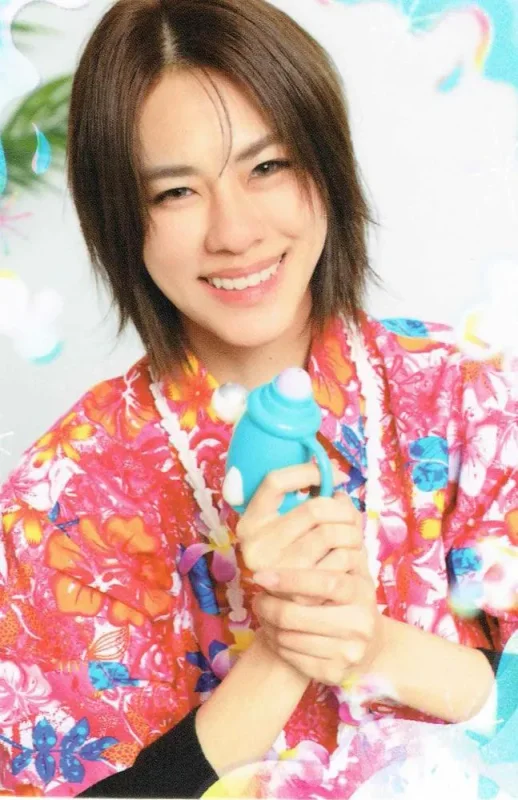 Emi Thasorn — GIRLS COLLECTIBLE RANDOM CARD | SONGKRAN COLLECTION
