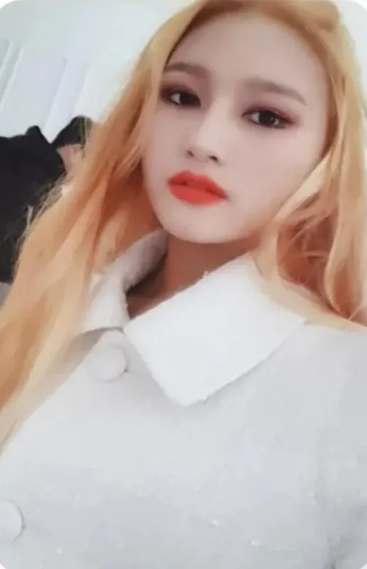 Siyeon — The End of Nightmare, Broadcast