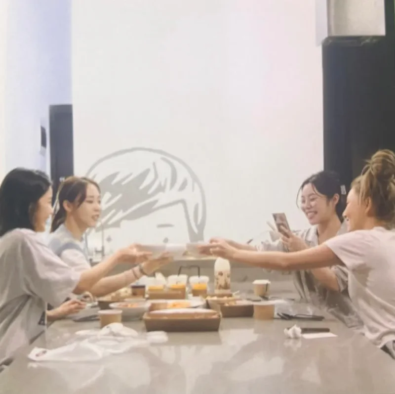 Hwasa, Moonbyul, Solar, Wheein — Where Are We Now Documentary, Cinema KiT Kihno