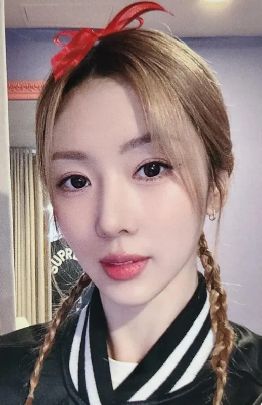 Yoohyeon — My Christmas Sweet Love, Lucky Draw · Makestar