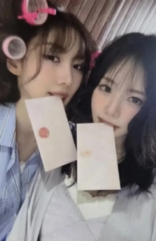 JiU, Yoohyeon — THE NIGHT BLOOM - 2026 Season's Greetings, SoundWave
