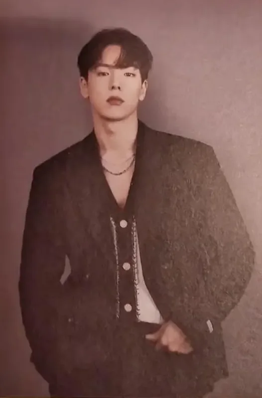 Shownu — 8TH OFFICIAL FANCLUB MEMBERSHIP KIT