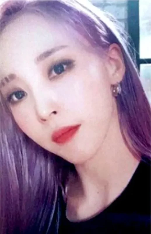 Moonbyul — Reality in Black, Broadcast