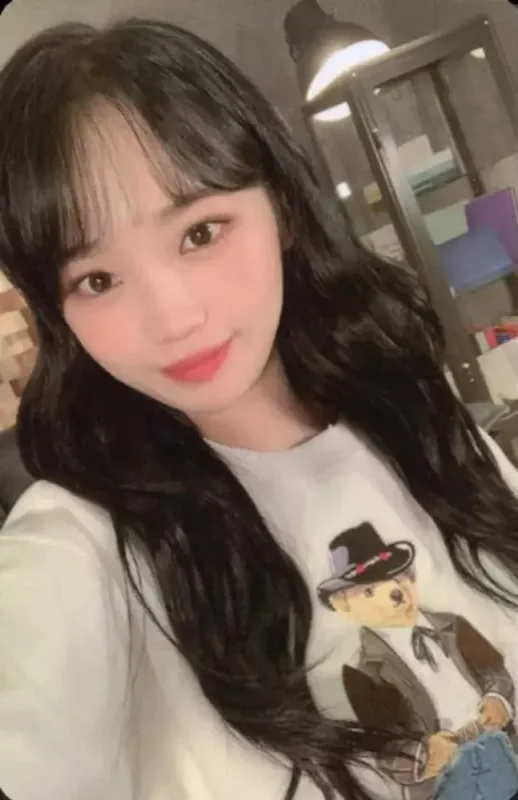 Kim Chaewon — Rewind : Blossom, Cassette