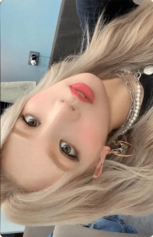 Kim Lip — Not Friends, Heejin · Jinsoul · Kim Lip · Yves