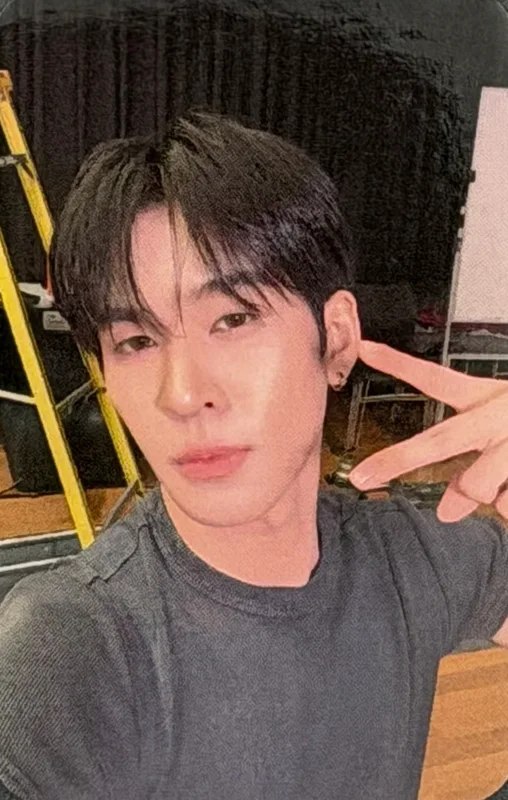 AuAu — DMD LINEUP 2026 | FRIEND BENEFIT RANDOM SELFIE PHOTOCARDS