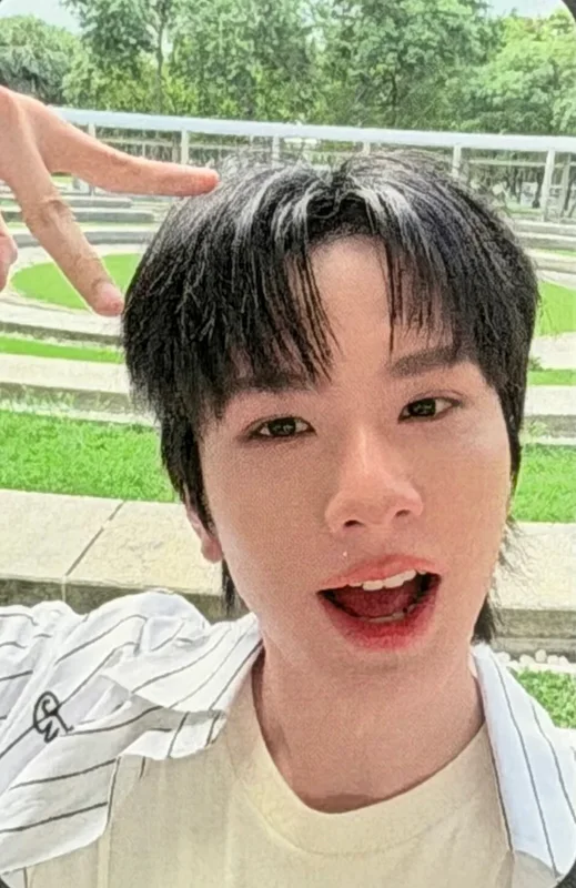 Save Worapong — DMD LINEUP 2026 | FRIEND BENEFIT RANDOM SELFIE PHOTOCARDS