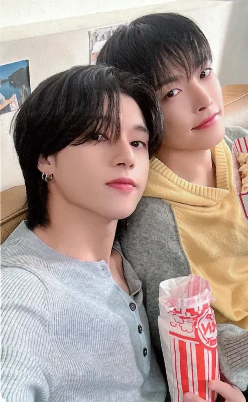 Hongjoong, Wooyoung — ROCK WILL NEVER DIE ! - 2025 Season's Greetings, Ktown4u