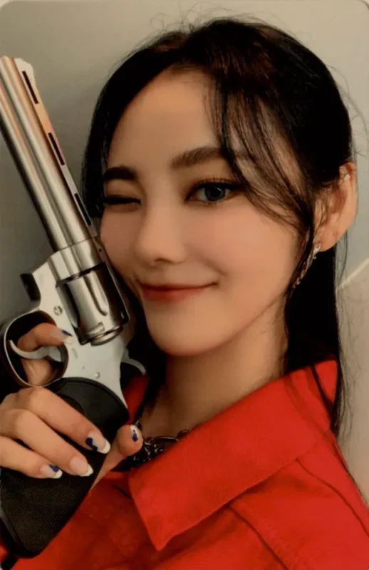 JinSoul — Not Friends, Heejin · Jinsoul · Kim Lip · Yves
