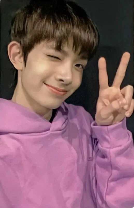 EVAN — Lightstick