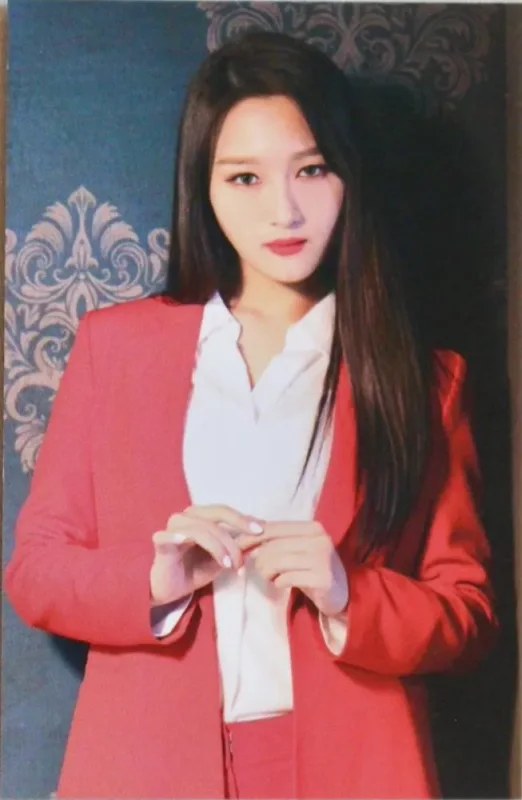 Siyeon — Escape the Era, Inside · Outside
