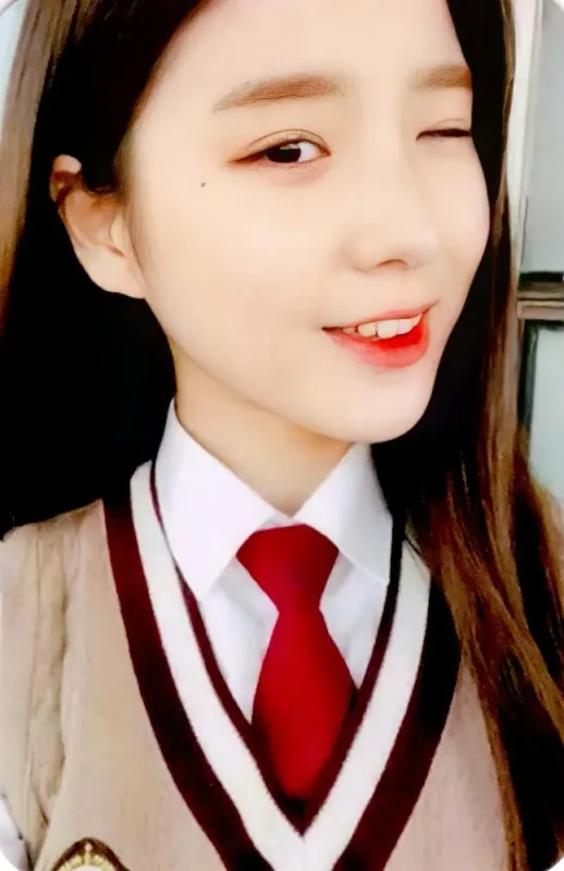 HeeJin — Love & Live, Broadcast